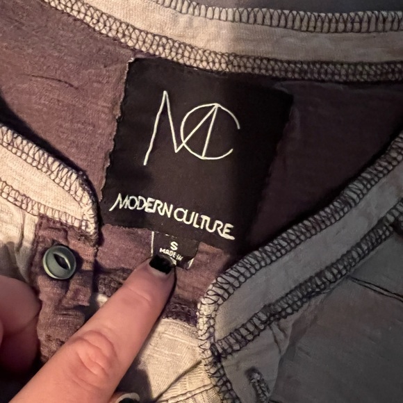 Modern Culture Small Tee - Picture 2 of 3